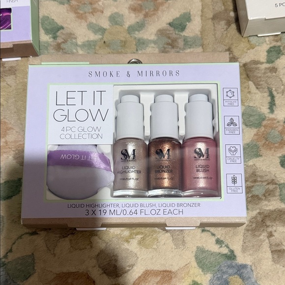 Smoke & Mirrors Makeup Set Collection - Picture 3 of 6